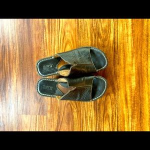 Womens slide on slightly wedged shoes